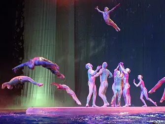 Ingressos para Cirque du Soleil O em Las Vegas - Nado Sincronizado