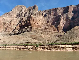 Rio Colorado entre as paredes do Grand Canyon